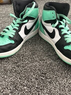 Nike High-Top Sneakers in Mint, Black & White